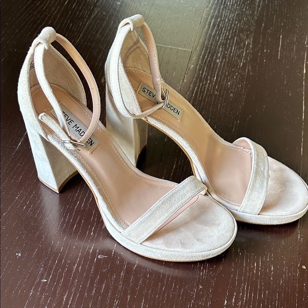 Steve Madden Women's Beige Suede Block Heel Sandals. Size 8.5.